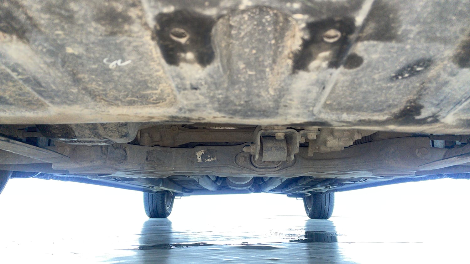 Used 2022 Hyundai Verna SX 1.5 MPi Petrol Manual extra FRONT LEFT UNDERBODY VIEW