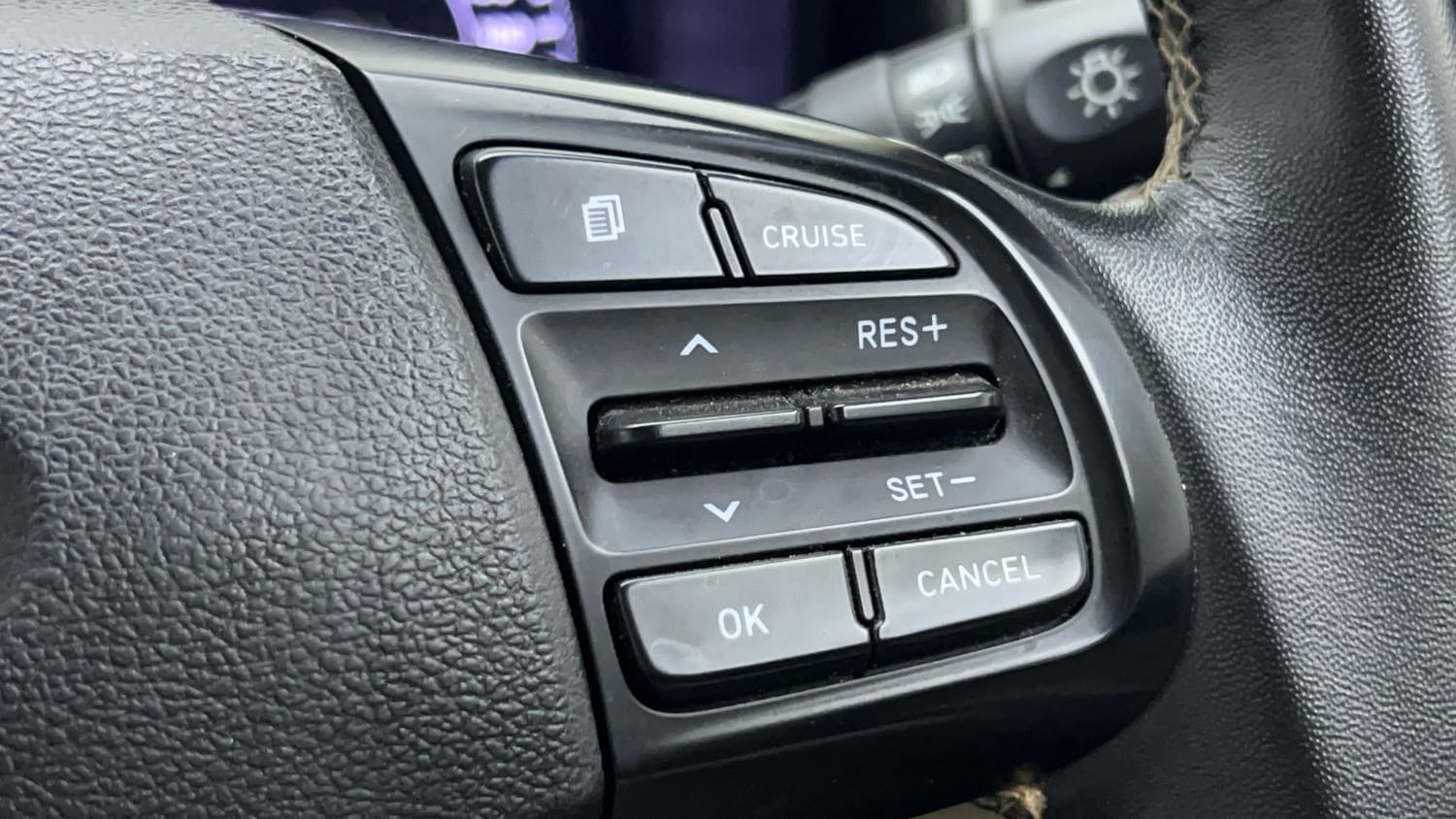 Used 2020 Hyundai Venue SX Plus 1.0 Turbo DCT Petrol Automatic top_features Cruise control