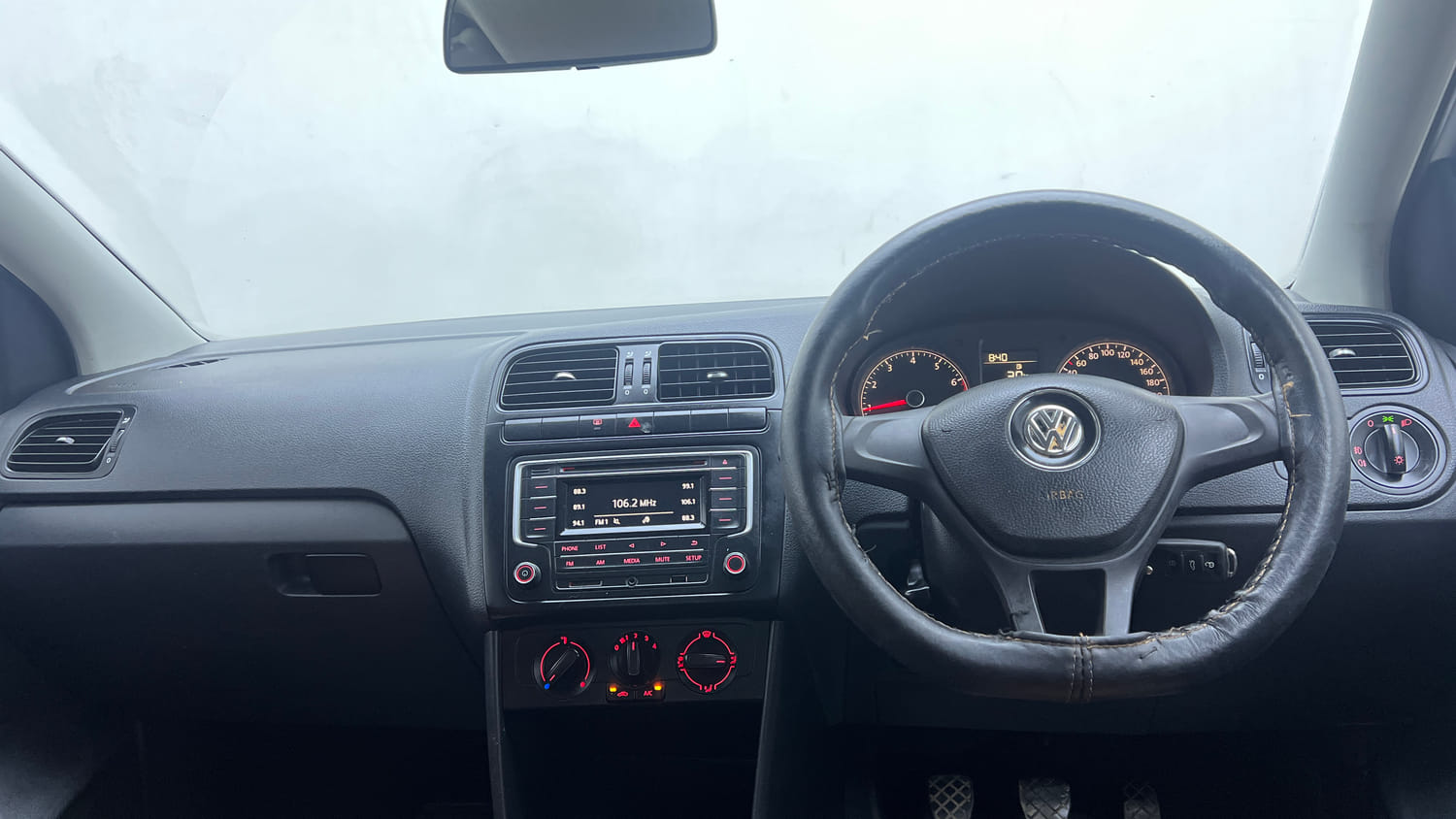 Used 2017 Volkswagen Polo Comfortline 1.2L (P) Petrol Manual interior DASHBOARD VIEW