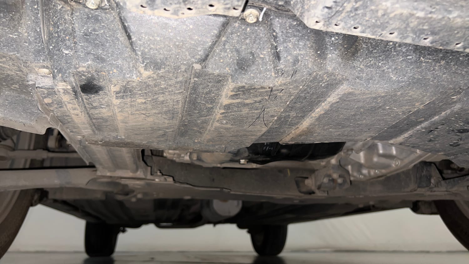 Used 2024 Toyota Urban Cruiser Hyryder V Hybrid Hybrid Automatic extra FRONT LEFT UNDERBODY VIEW