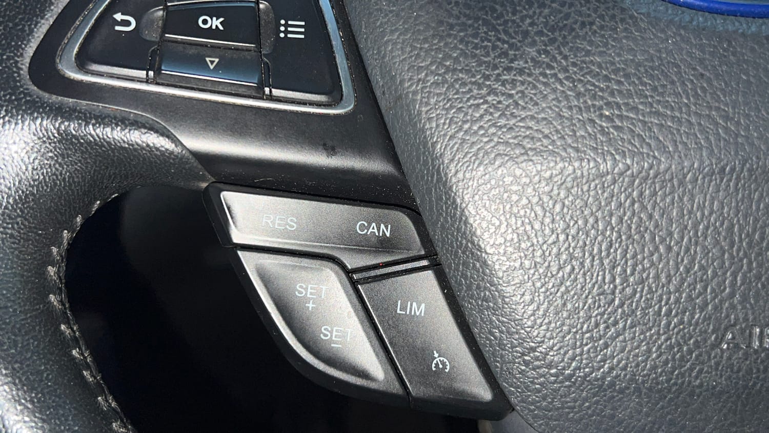 Used 2018 Ford EcoSport Titanium + 1.5L Ti-VCT Petrol Manual top_features Cruise control