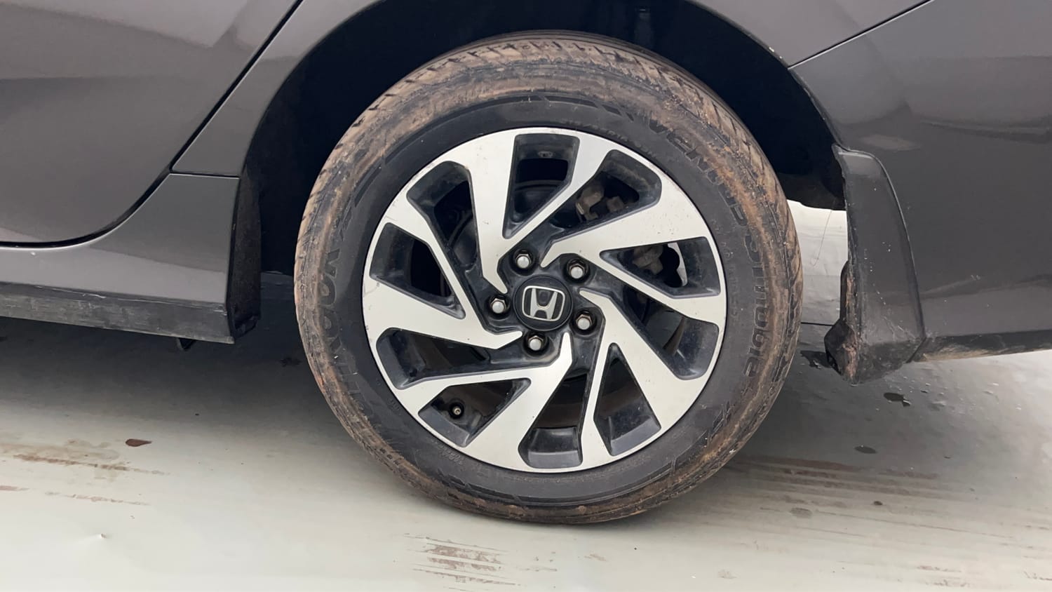 Used 2019 Honda Civic V CVT Petrol Petrol Automatic tyres LEFT REAR TYRE RIM VIEW