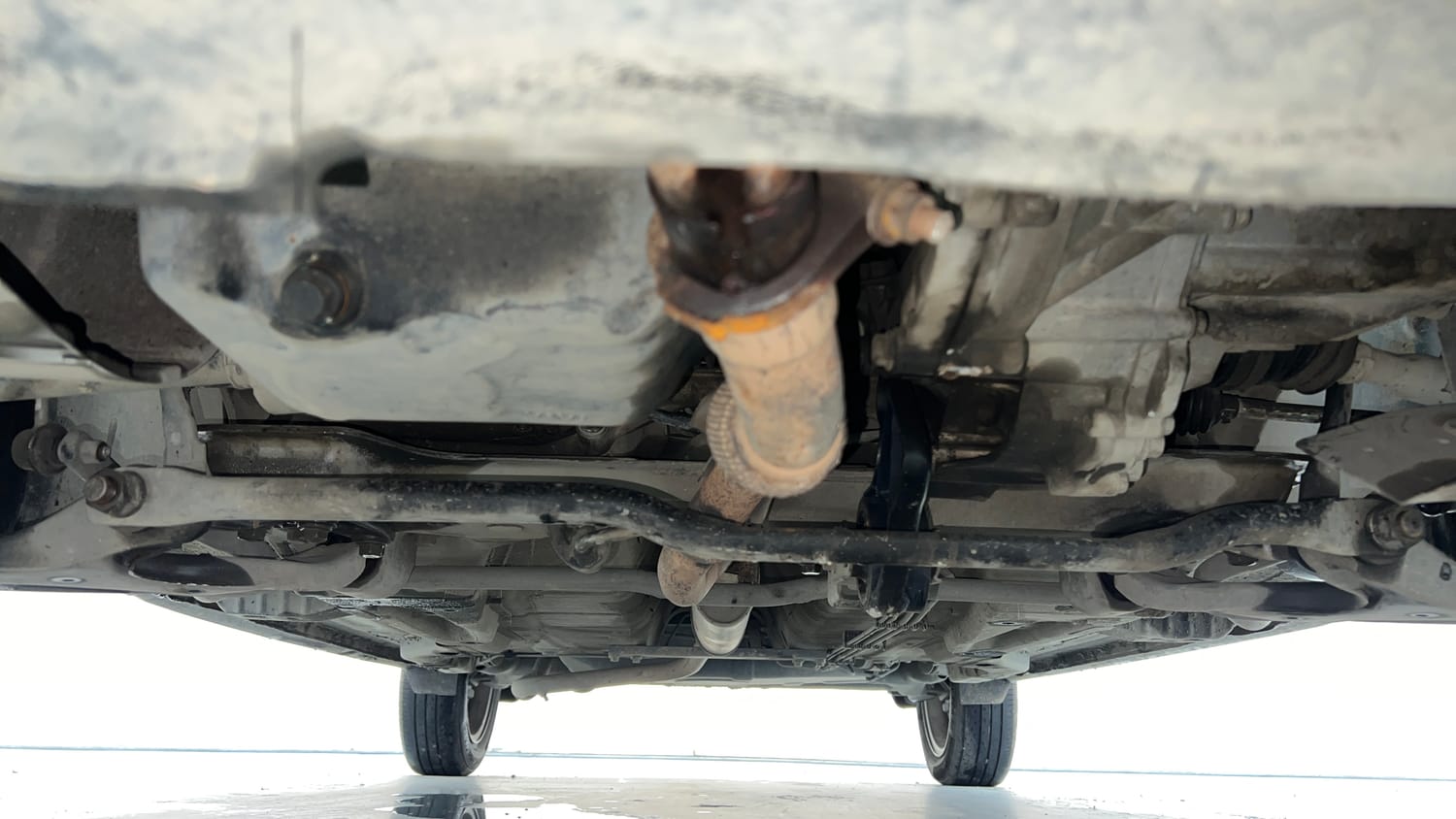Used 2017 Tata Tiago Revotron XZ Petrol Manual extra FRONT LEFT UNDERBODY VIEW