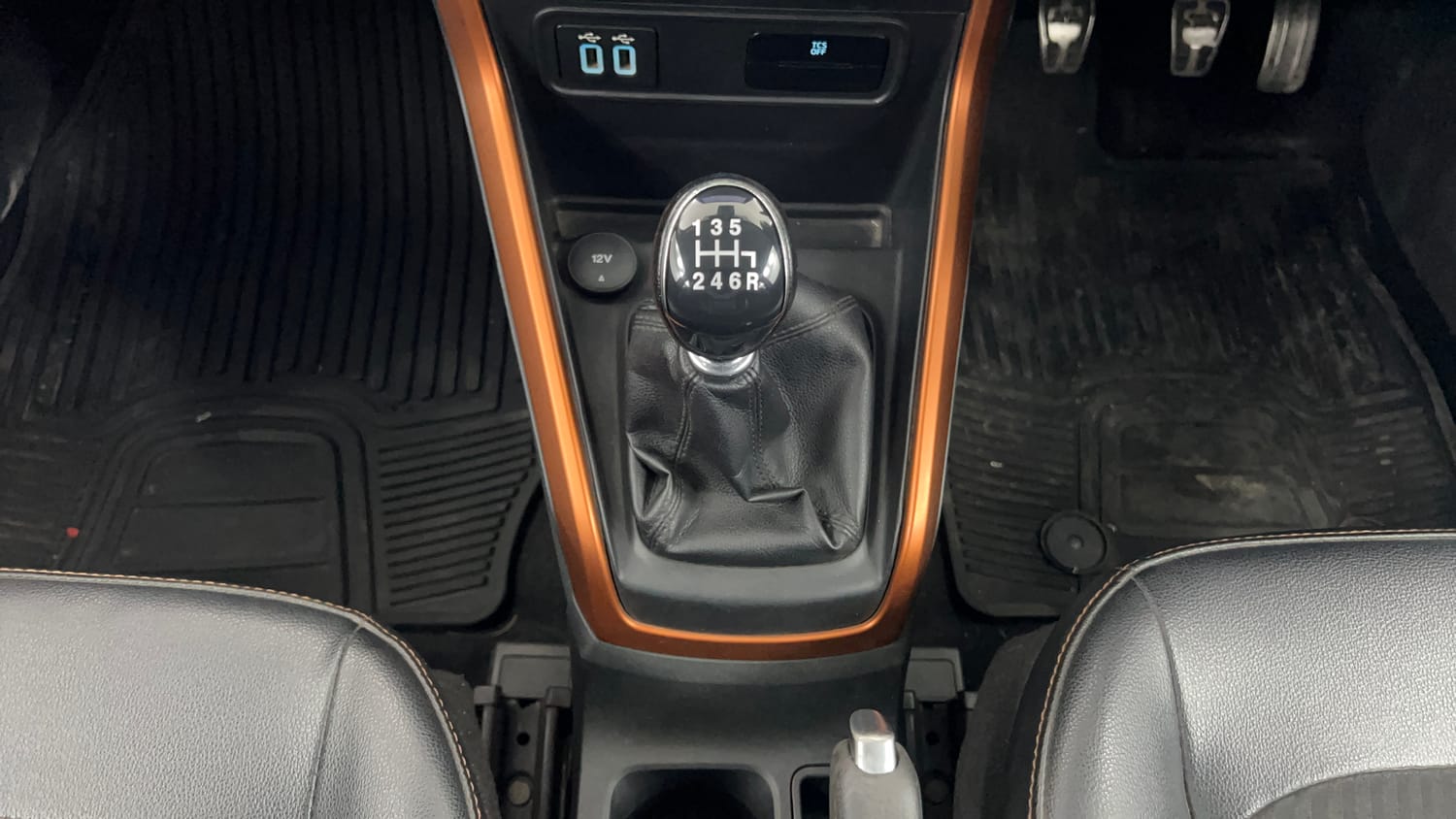 Used 2019 Ford EcoSport S Petrol Petrol Manual interior GEAR  KNOB VIEW