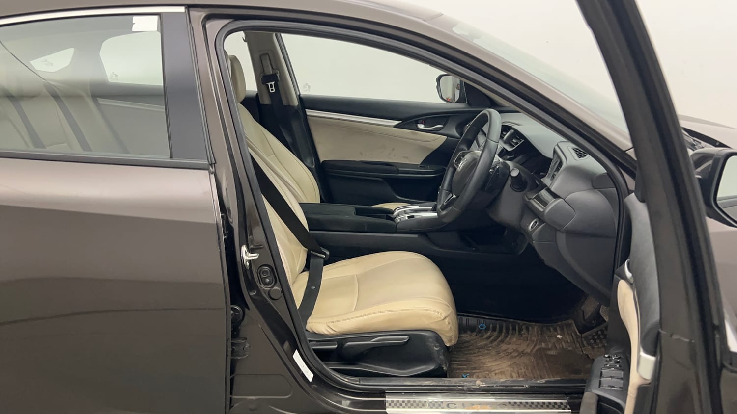 Used 2019 Honda Civic V CVT Petrol Petrol Automatic interior RIGHT SIDE FRONT DOOR CABIN VIEW