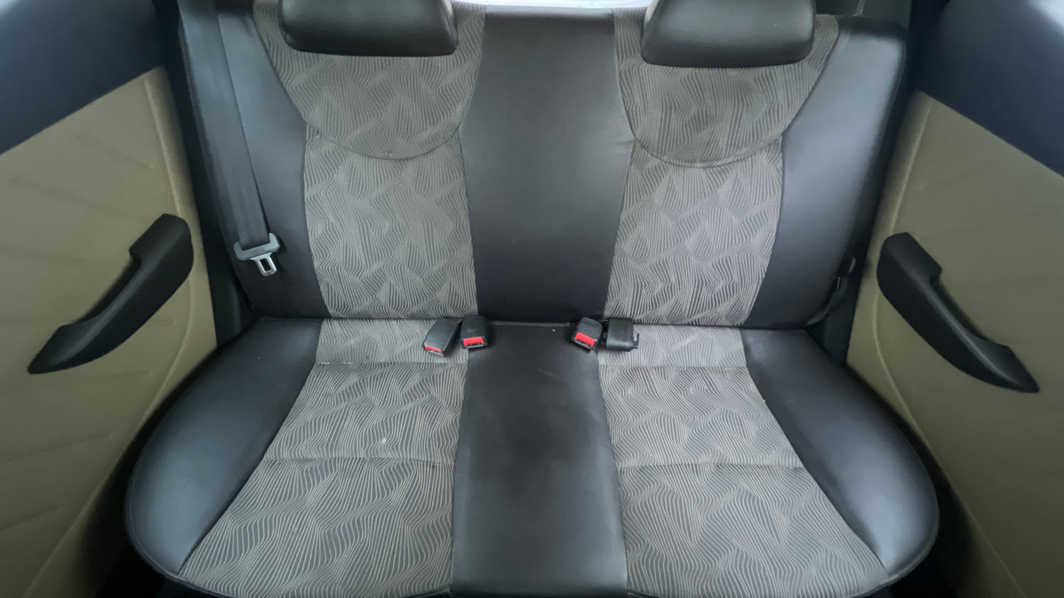 Used 2014 Hyundai Eon D-Lite + Petrol Manual interior REAR SEAT CONDITION VIEW