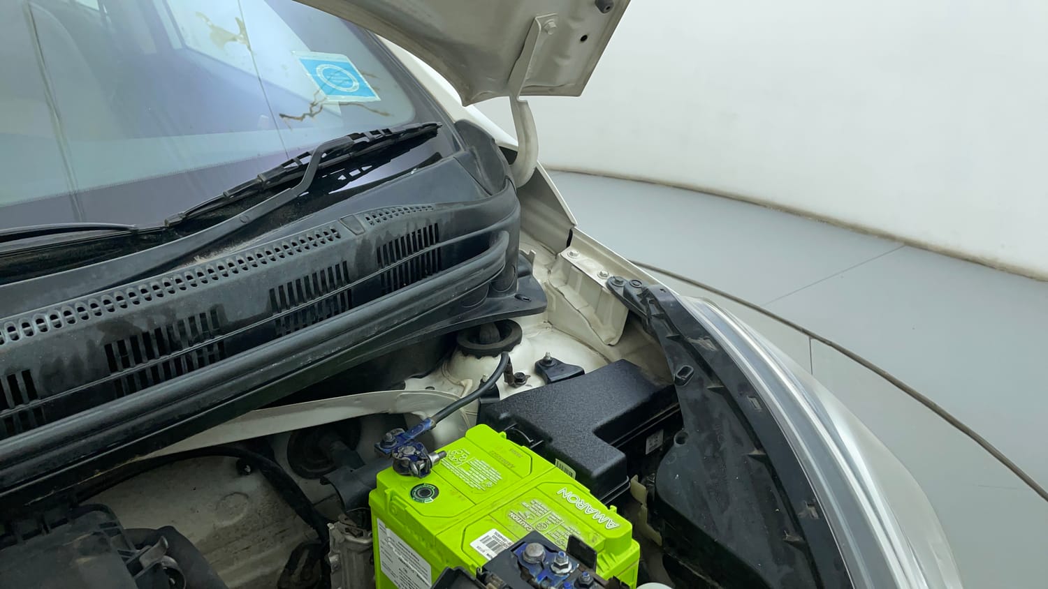 Used 2014 Hyundai Xcent S 1.2 Petrol Manual engine ENGINE LEFT SIDE HINGE & APRON VIEW