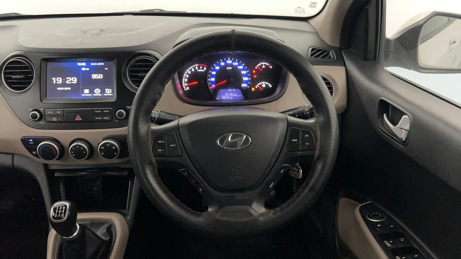 Used 2018 Hyundai Xcent SX Petrol Manual interior STEERING VIEW