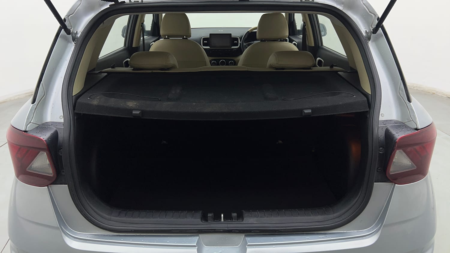 Used 2020 Hyundai Venue SX Plus 1.0 Turbo DCT Petrol Automatic interior DICKY INSIDE VIEW