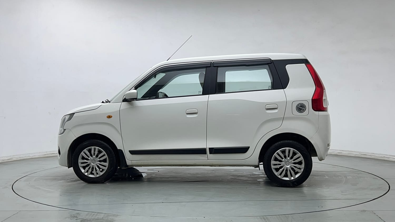 Used 2019 Maruti Suzuki Wagon R VXi 1.2 Petrol Manual exterior LEFT SIDE VIEW