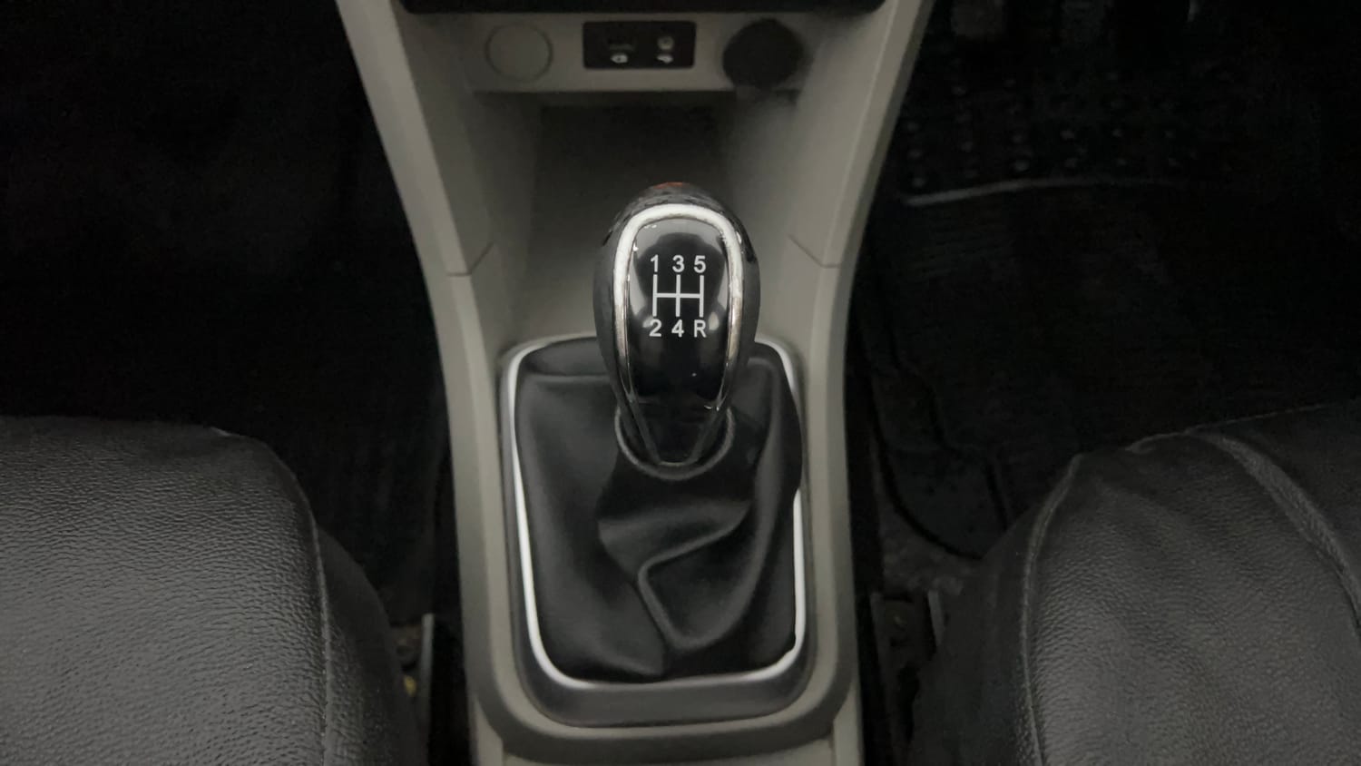 Used 2017 Tata Tiago Revotron XZ Petrol Manual interior GEAR  KNOB VIEW