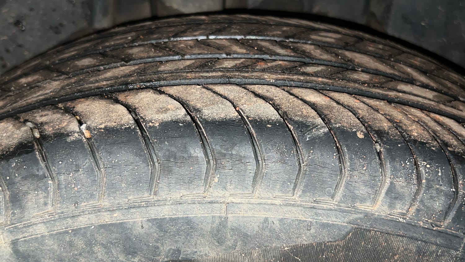 Used 2023 Skoda Kushaq Style 1.5L TSI MT Petrol Manual tyres RIGHT REAR TYRE TREAD VIEW