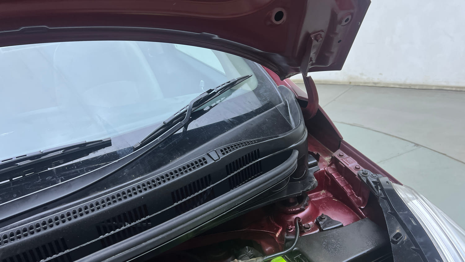 Used 2016 Hyundai Grand i10 Asta 1.2 Kappa VTVT (O) Petrol Manual engine ENGINE LEFT SIDE HINGE & APRON VIEW