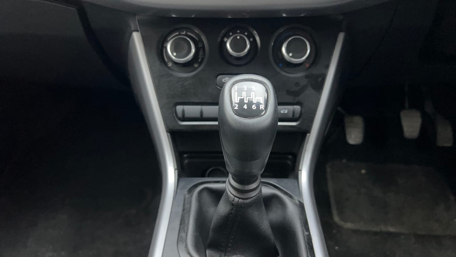 Used 2022 Tata Nexon XM Petrol Manual interior GEAR  KNOB VIEW