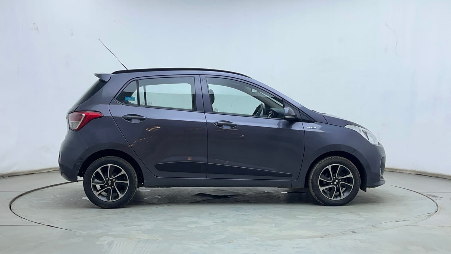 Used 2018 Hyundai Grand i10 Sportz AT 1.2 Kappa VTVT Petrol Automatic exterior RIGHT SIDE VIEW