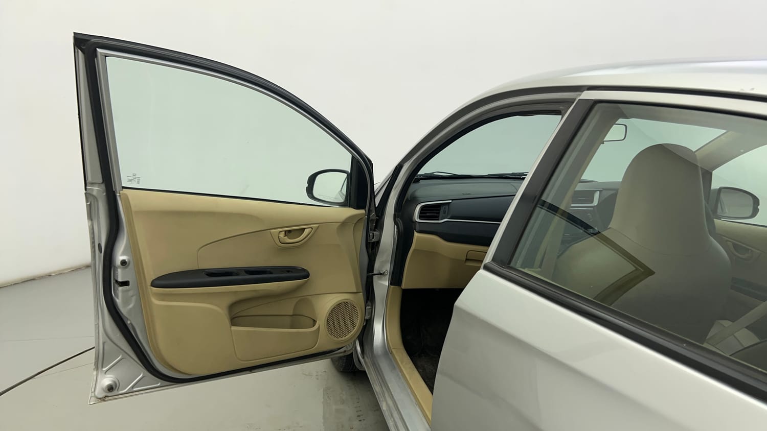 Used 2017 Honda Amaze 1.5 S i-DTEC Opt Diesel Manual interior LEFT FRONT DOOR OPEN VIEW
