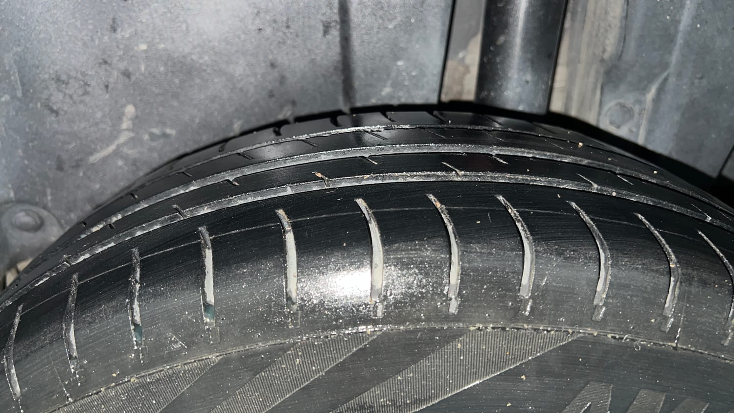 Used 2013 Maruti Suzuki Swift VXi Petrol Manual tyres LEFT REAR TYRE TREAD VIEW