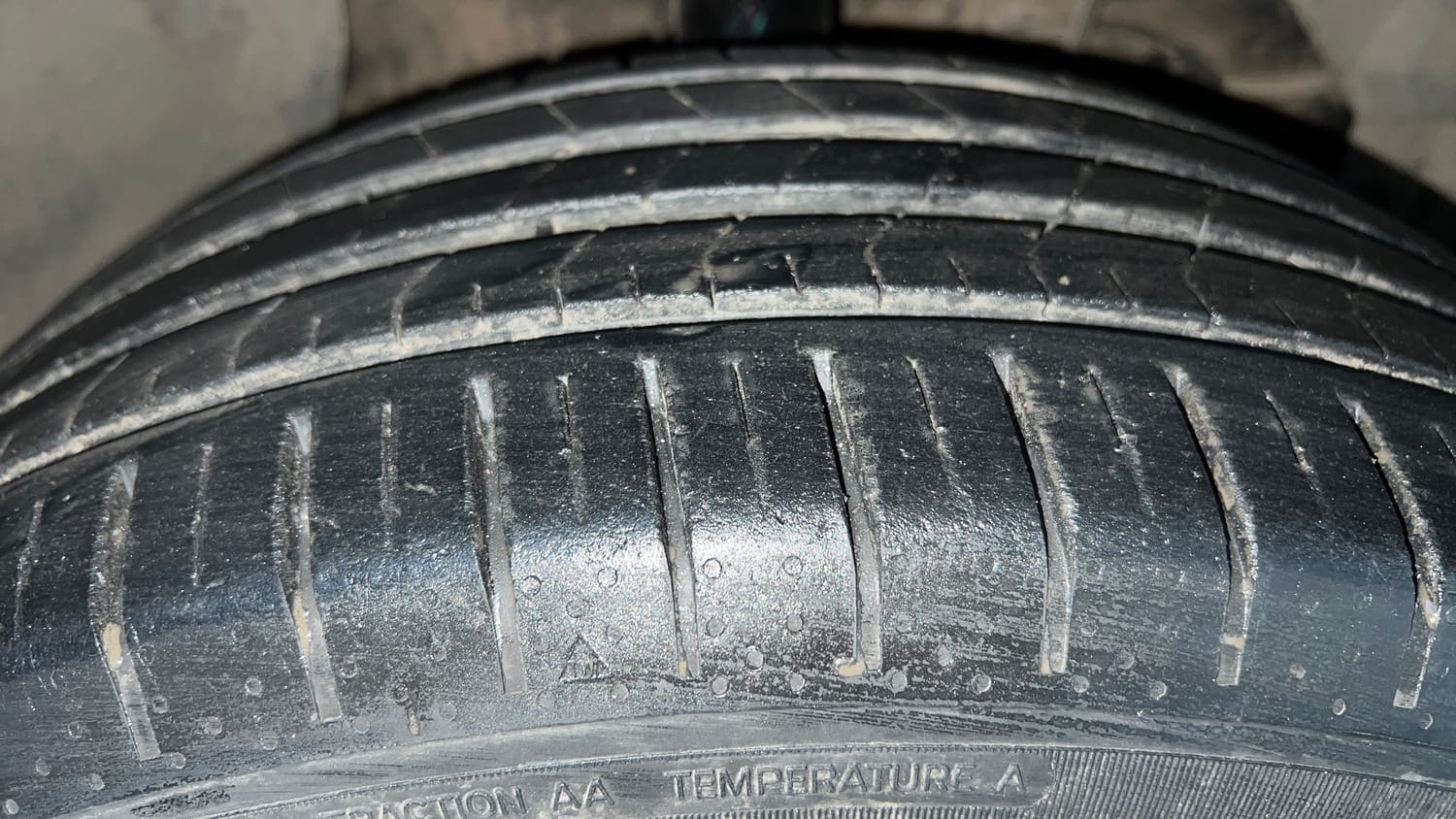 Used 2018 maruti-suzuki Vitara Brezza ZDi Plus AGS Diesel Automatic tyres RIGHT FRONT TYRE TREAD VIEW