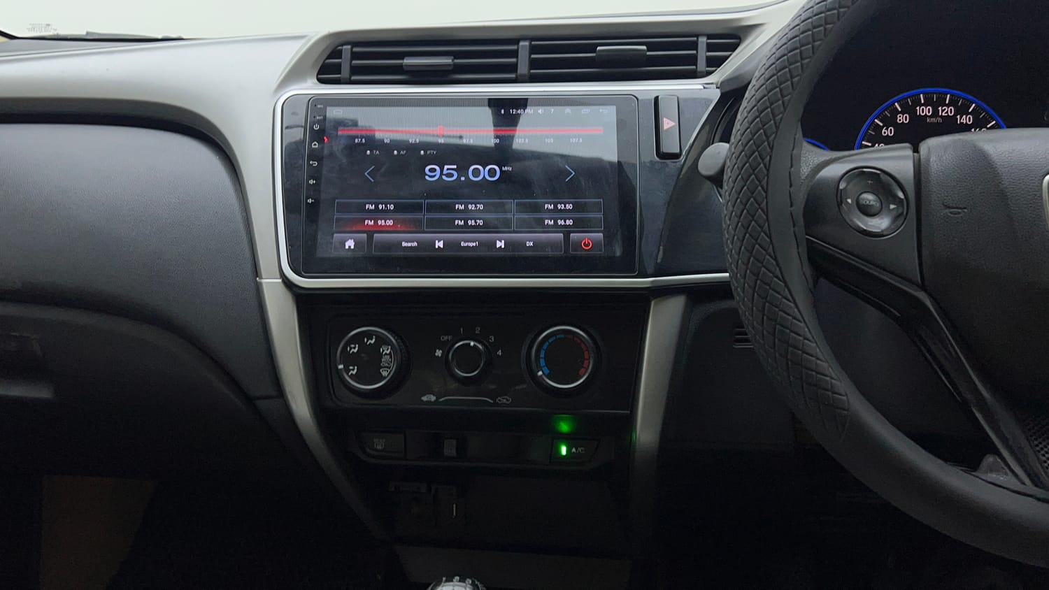 Used 2016 Honda City SV Petrol Manual interior MUSIC SYSTEM & AC CONTROL VIEW