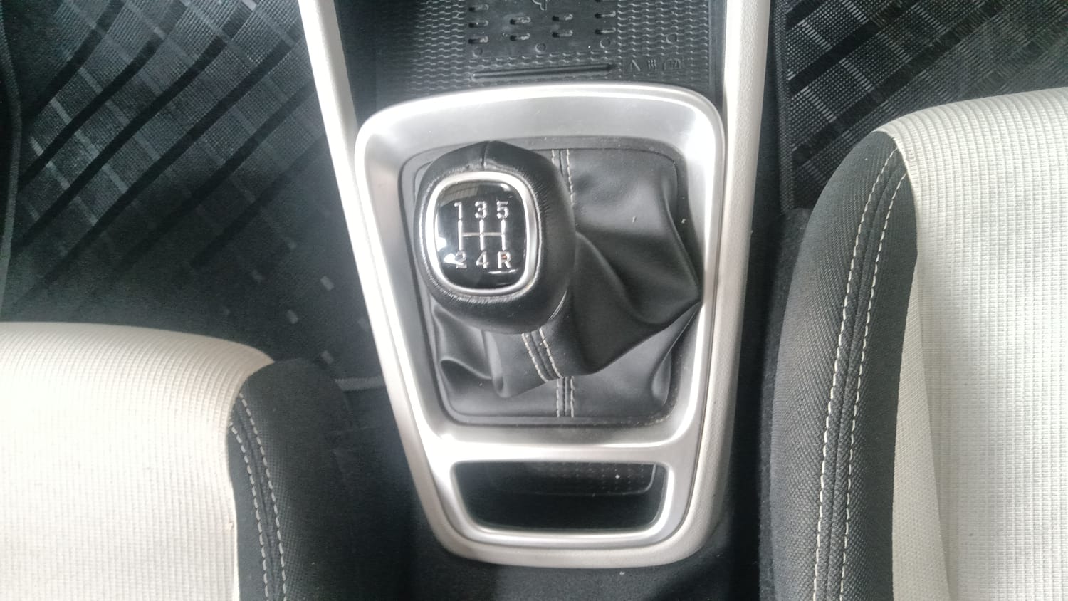 Used 2022 Hyundai Venue SX 1.2 Petrol Petrol Manual interior GEAR  KNOB VIEW