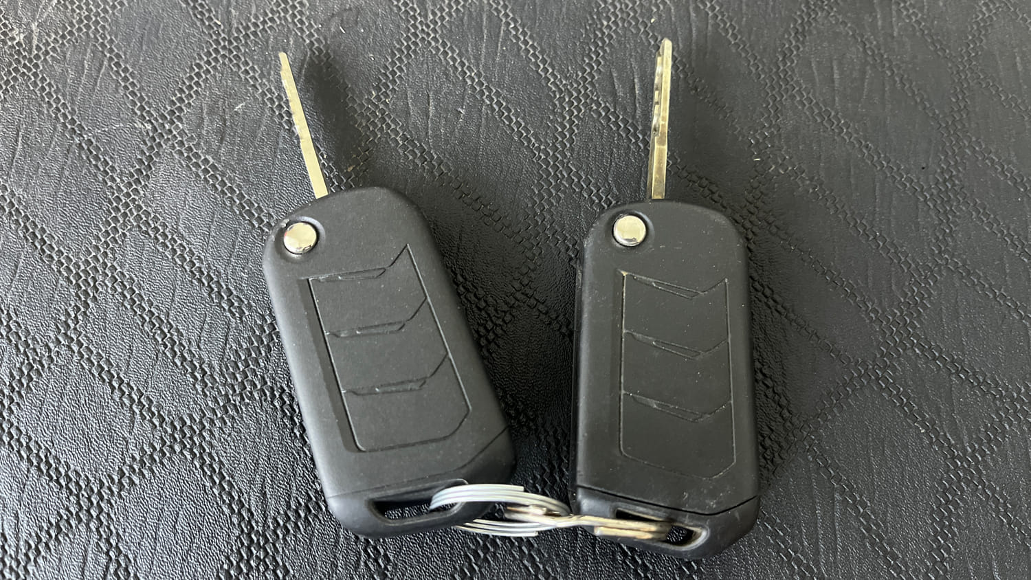 Used 2024 Mahindra Scorpio S3 Plus Diesel Manual extra CAR KEY VIEW