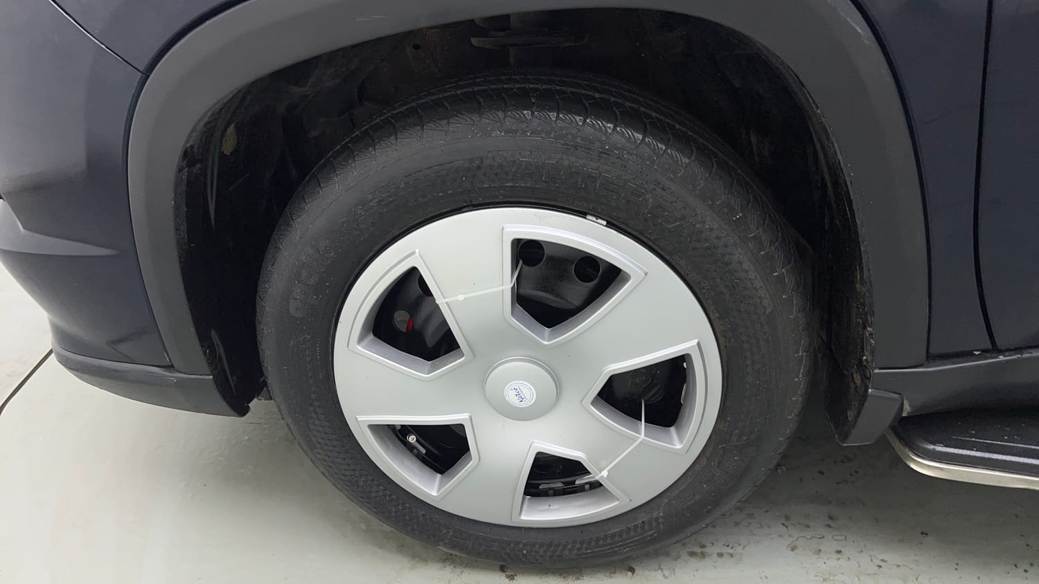 Used 2025 Maruti Suzuki Grand Vitara Delta CNG Cng Manual tyres LEFT FRONT TYRE RIM VIEW