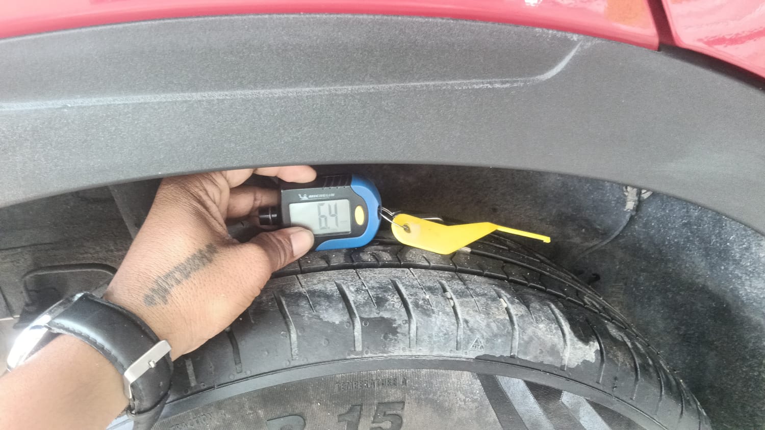 Used 2022 Hyundai Venue SX 1.2 Petrol Petrol Manual tyres RIGHT REAR TYRE TREAD VIEW