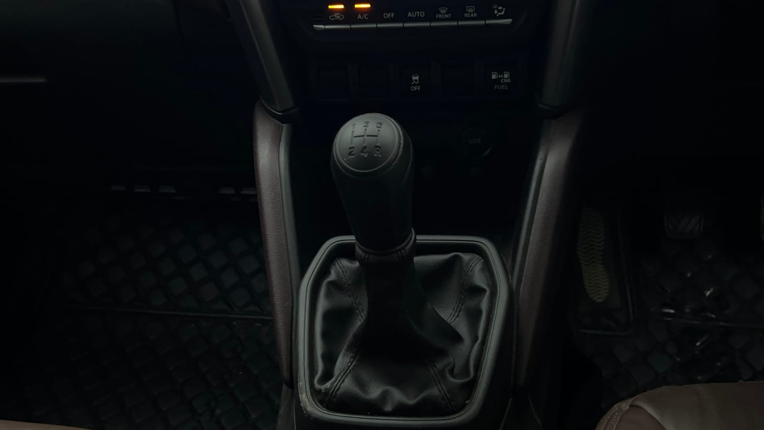 Used 2025 Maruti Suzuki Grand Vitara Delta CNG Cng Manual interior GEAR  KNOB VIEW
