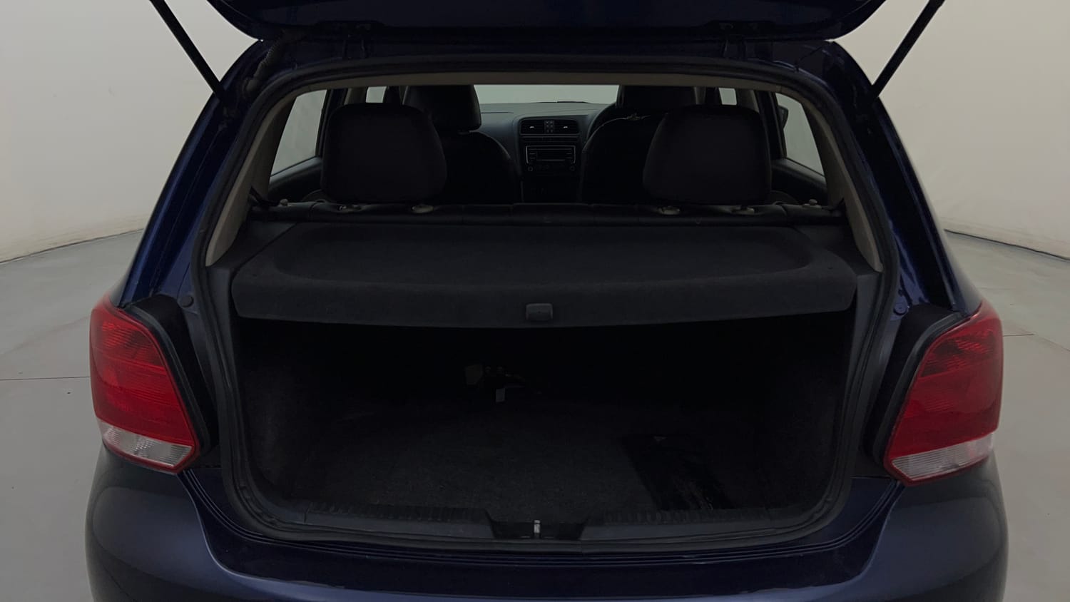 Used 2013 Volkswagen Polo Comfortline 1.2L (P) Petrol Manual interior DICKY INSIDE VIEW
