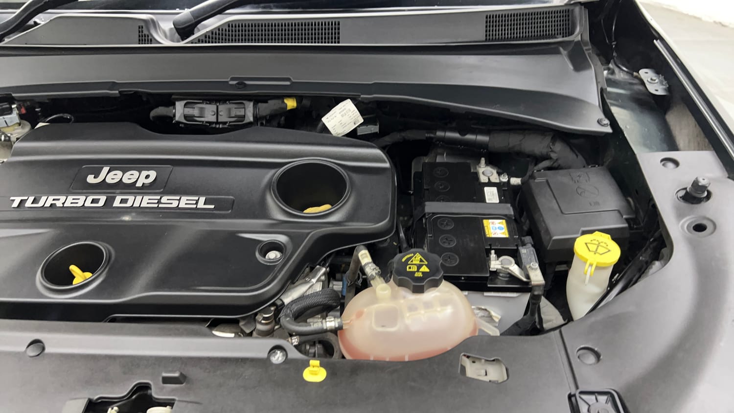 Used 2024 Jeep Compass Limited (O) 2.0 Diesel AT Diesel Automatic engine ENGINE LEFT SIDE VIEW