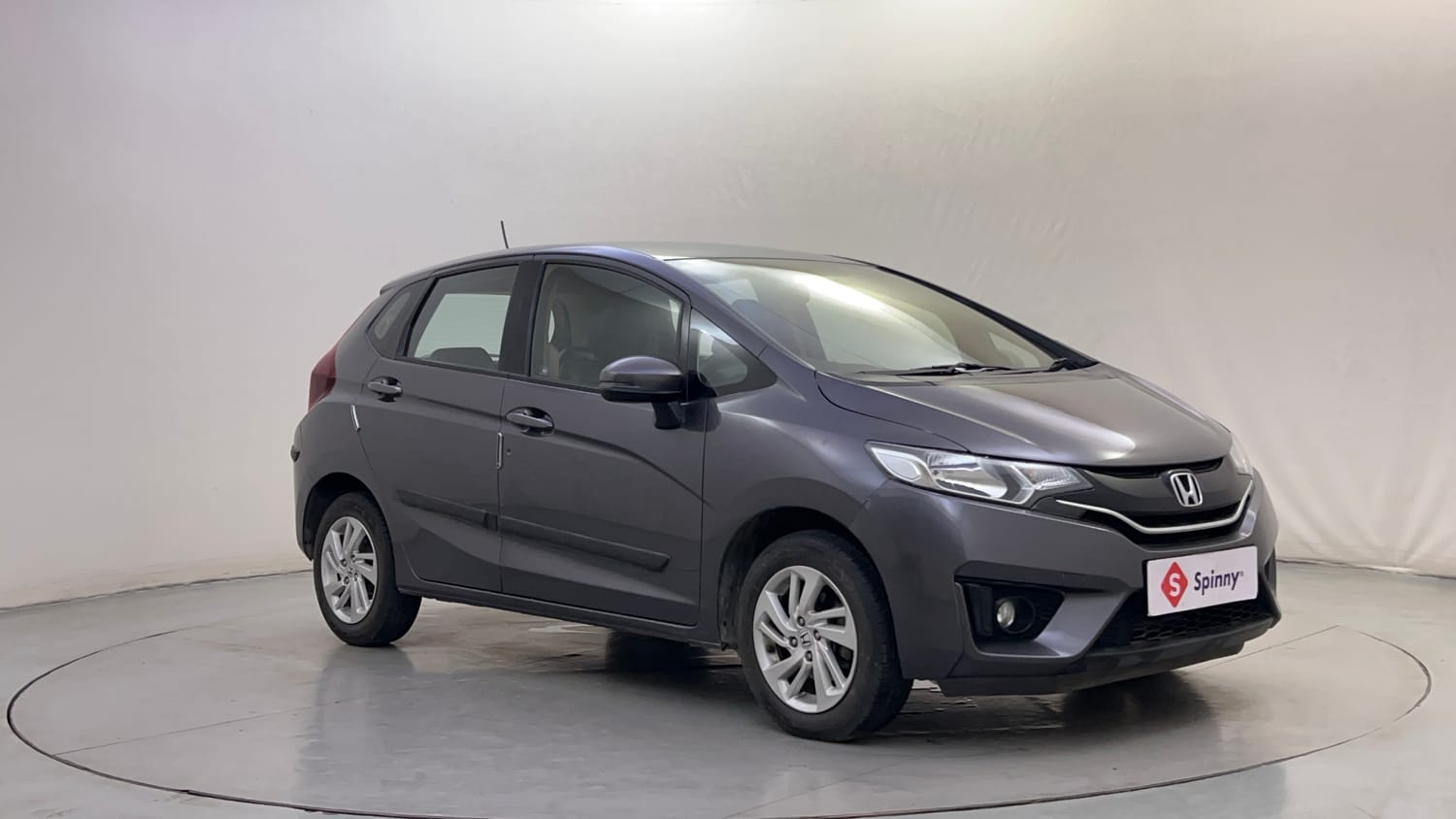 Used 2018 Honda Jazz V AT Petrol Petrol Automatic exterior RIGHT FRONT CORNER VIEW