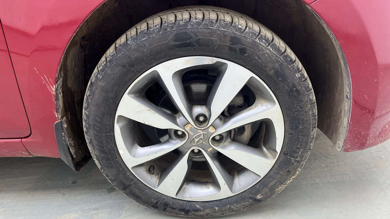 Used 2016 Hyundai Elite i20 Asta 1.2 Petrol Manual tyres RIGHT FRONT TYRE RIM VIEW
