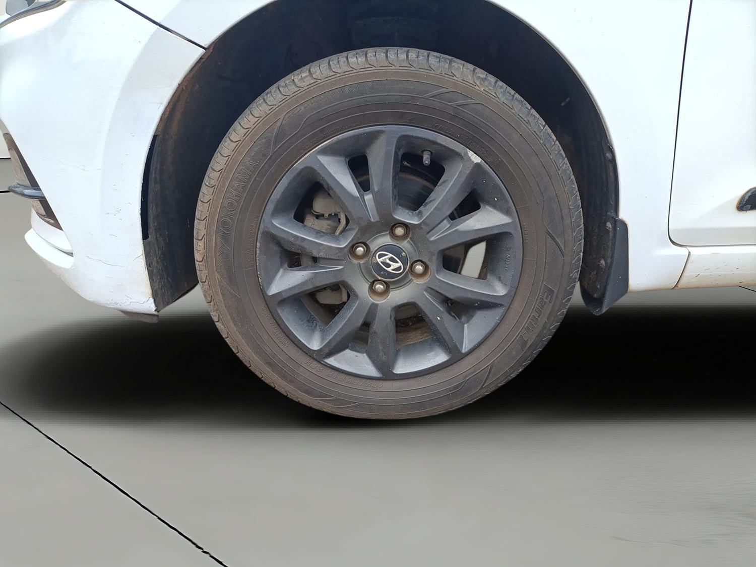 Used 2019 Hyundai Elite i20 Asta 1.2 AT Petrol Automatic tyres LEFT FRONT TYRE RIM VIEW