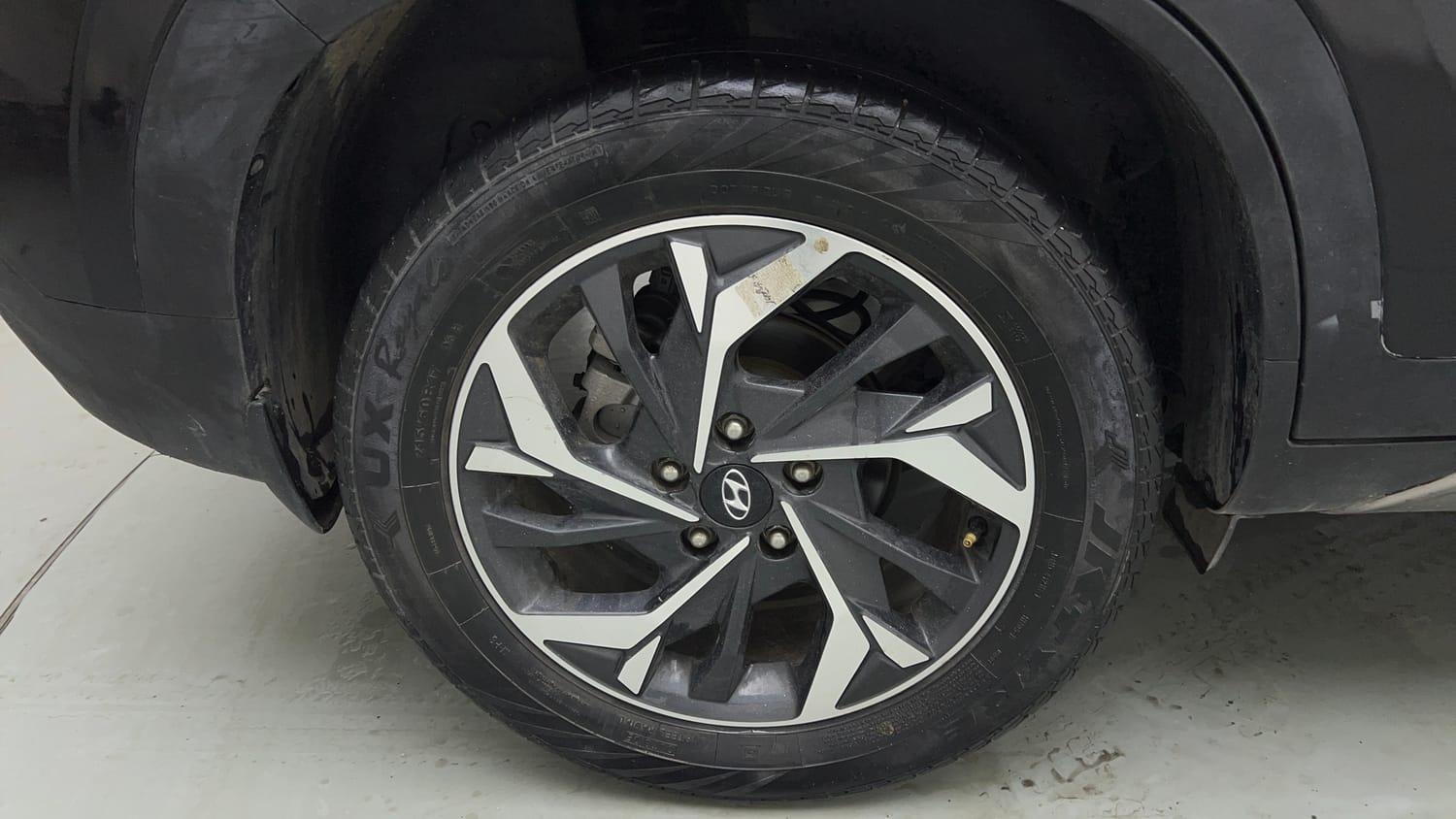 Used 2022 Hyundai Creta SX (O) 1.5 Diesel Diesel Manual tyres RIGHT REAR TYRE RIM VIEW