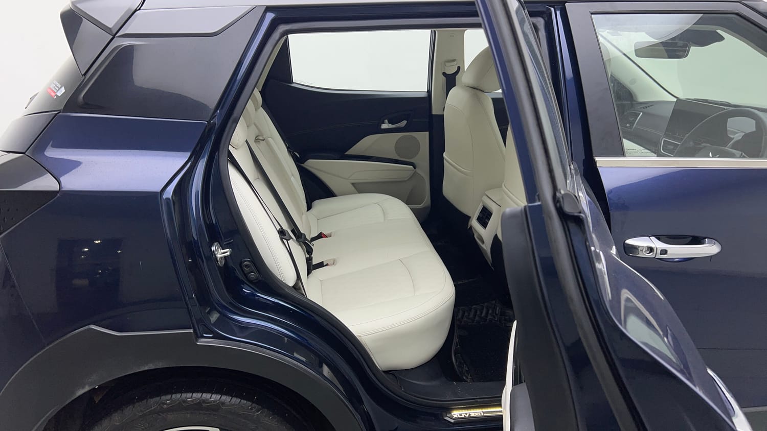 Used 2025 Mahindra XUV 3XO AX7L 1.2 Petrol AT Petrol Automatic interior RIGHT SIDE REAR DOOR CABIN VIEW