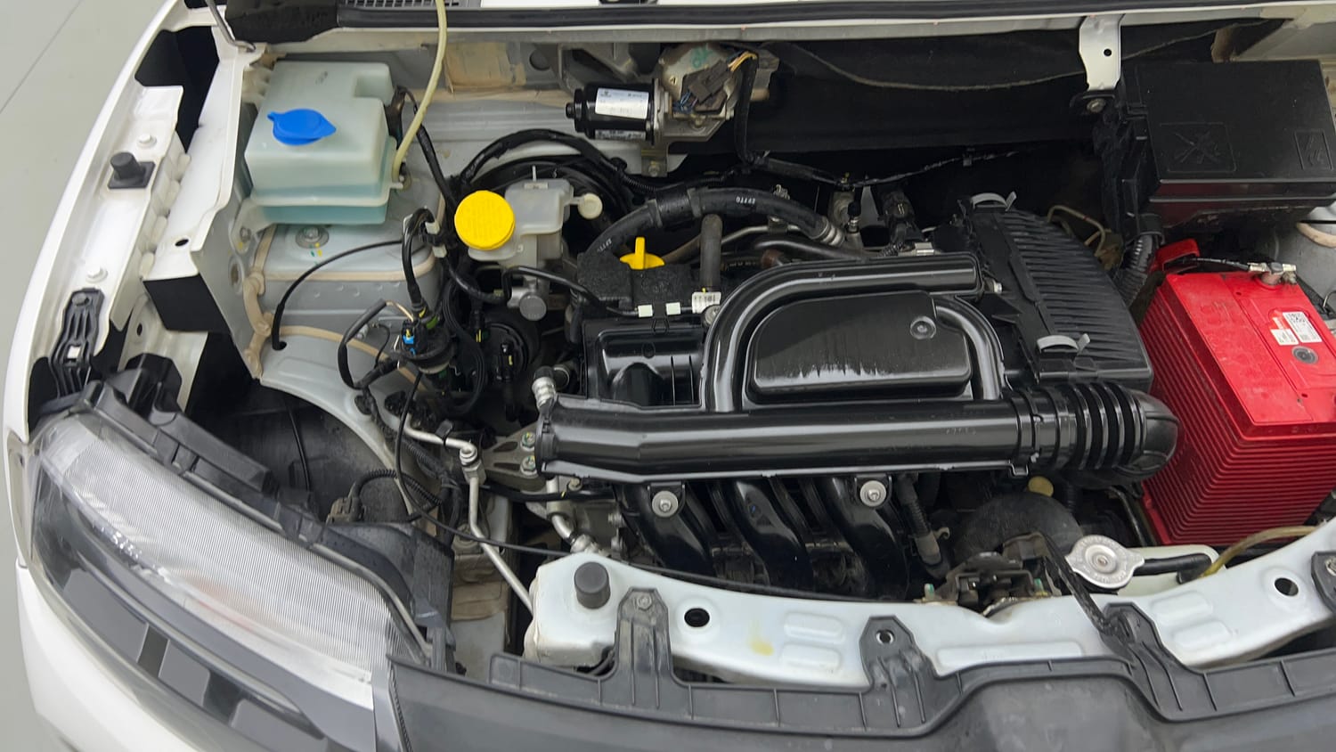 Used 2020 Renault Kwid 1.0 RXT AMT Opt Petrol Automatic engine ENGINE RIGHT SIDE VIEW
