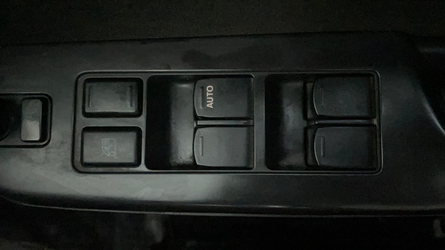 Used 2015 Maruti Suzuki Swift VXi Petrol Manual top_features Power windows