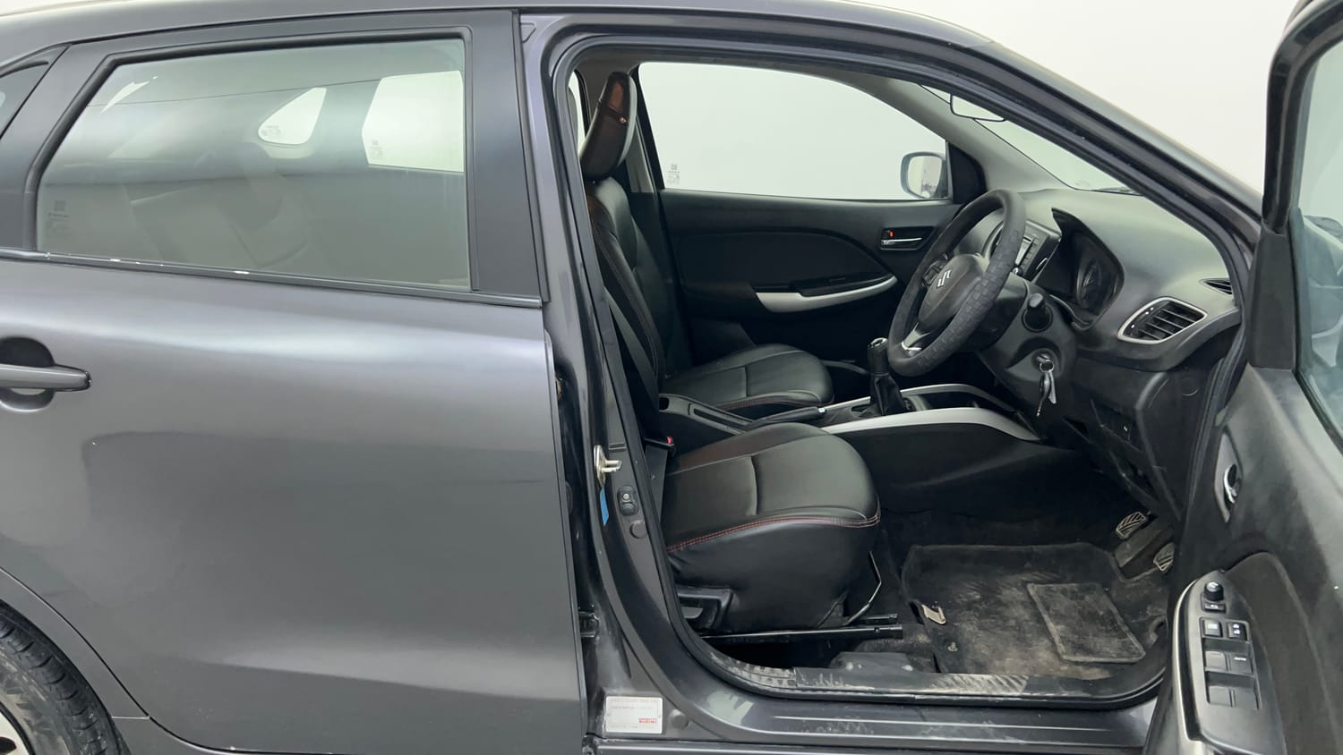 Used 2018 Maruti Suzuki Baleno Delta 1.2 Petrol Manual interior RIGHT SIDE FRONT DOOR CABIN VIEW