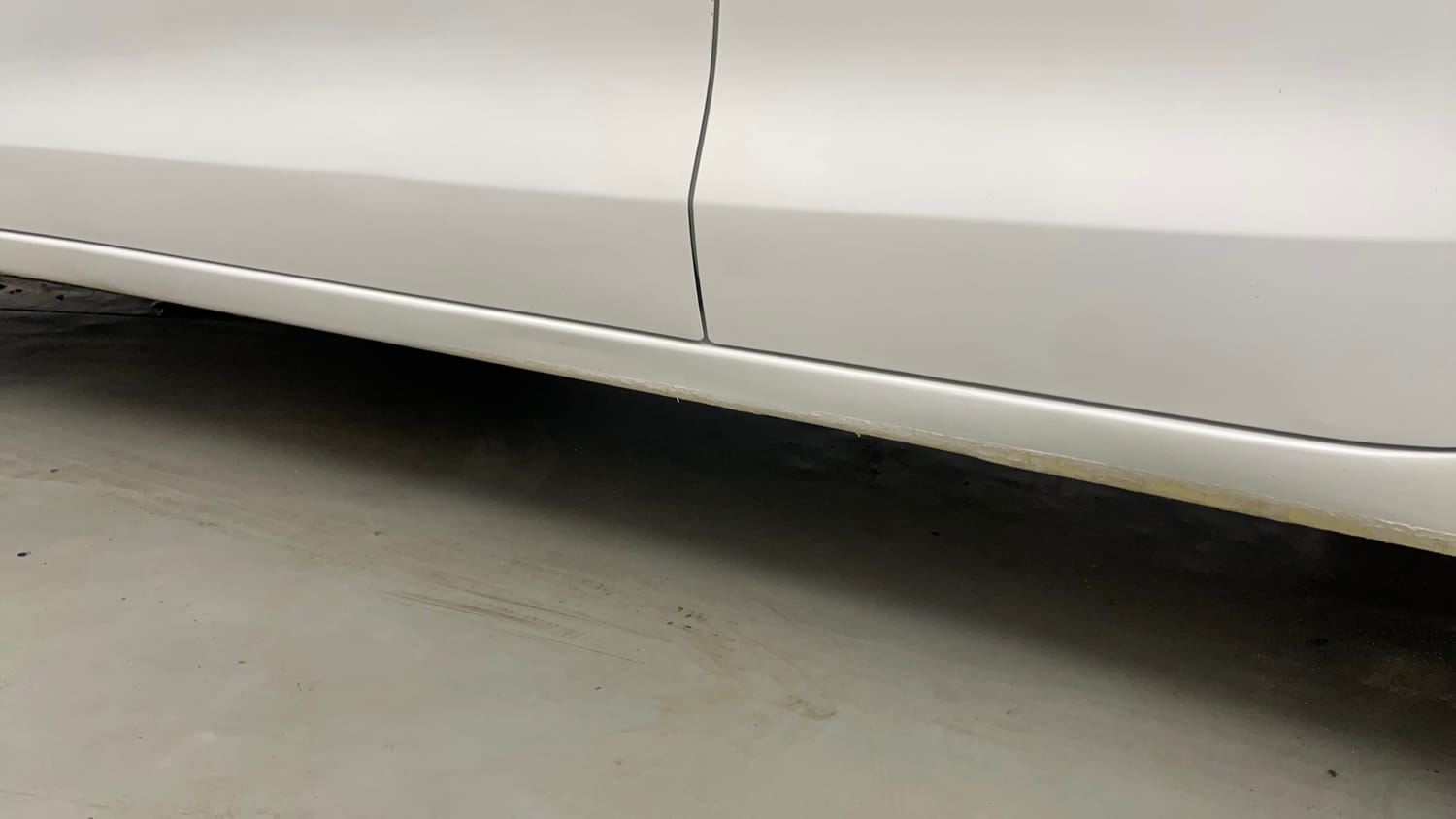 Used 2019 Maruti Suzuki Swift VXi Petrol Manual dents MINOR DENT