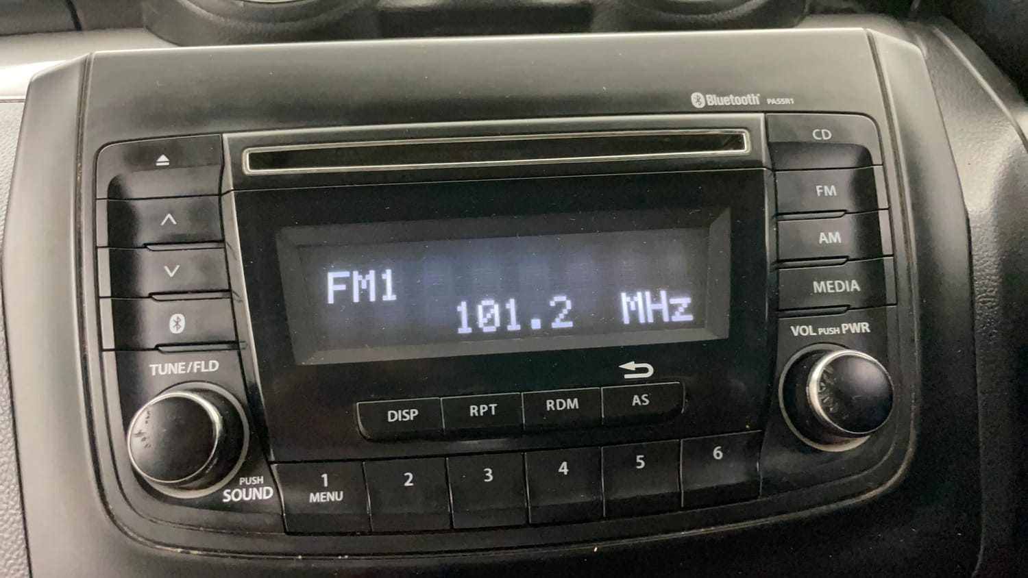 Used 2019 Maruti Suzuki Swift VXi Petrol Manual top_features Integrated (in-dash) music system