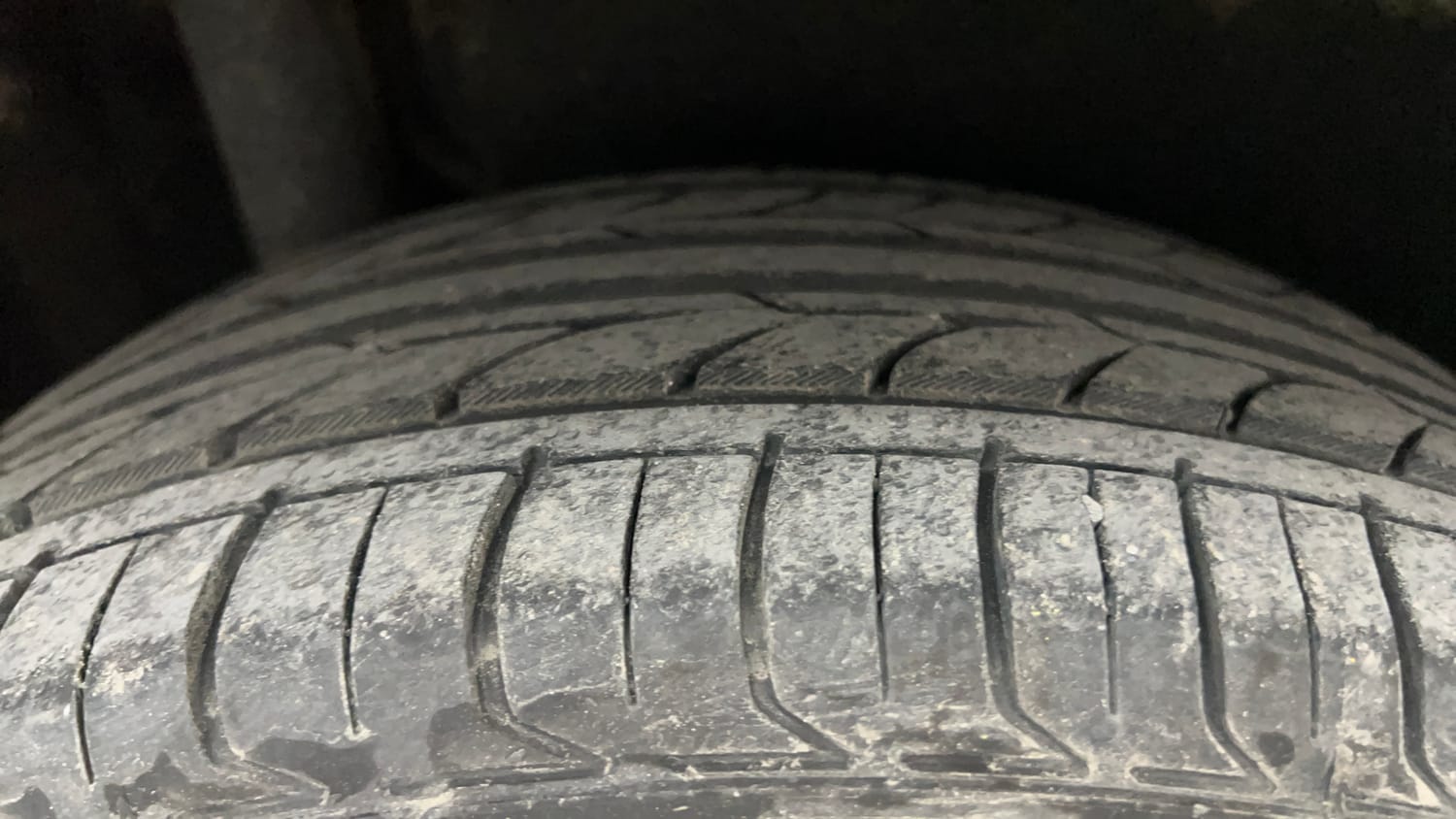 Used 2016 Maruti Suzuki Vitara Brezza [2016-2020] ZDi Plus Diesel Manual tyres RIGHT REAR TYRE TREAD VIEW