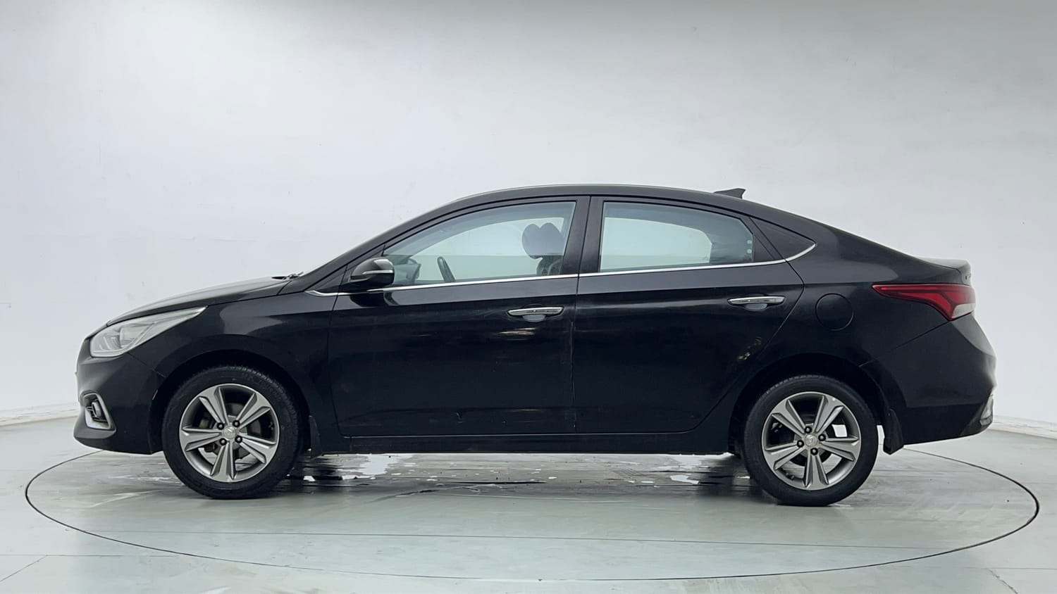 Used 2018 Hyundai Verna SX (O)1.6 VTVT Petrol Manual exterior LEFT SIDE VIEW