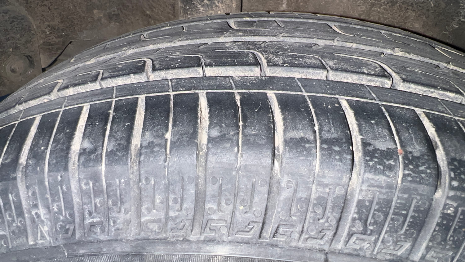 Used 2015 Honda Mobilio S Petrol Petrol Manual tyres RIGHT REAR TYRE TREAD VIEW