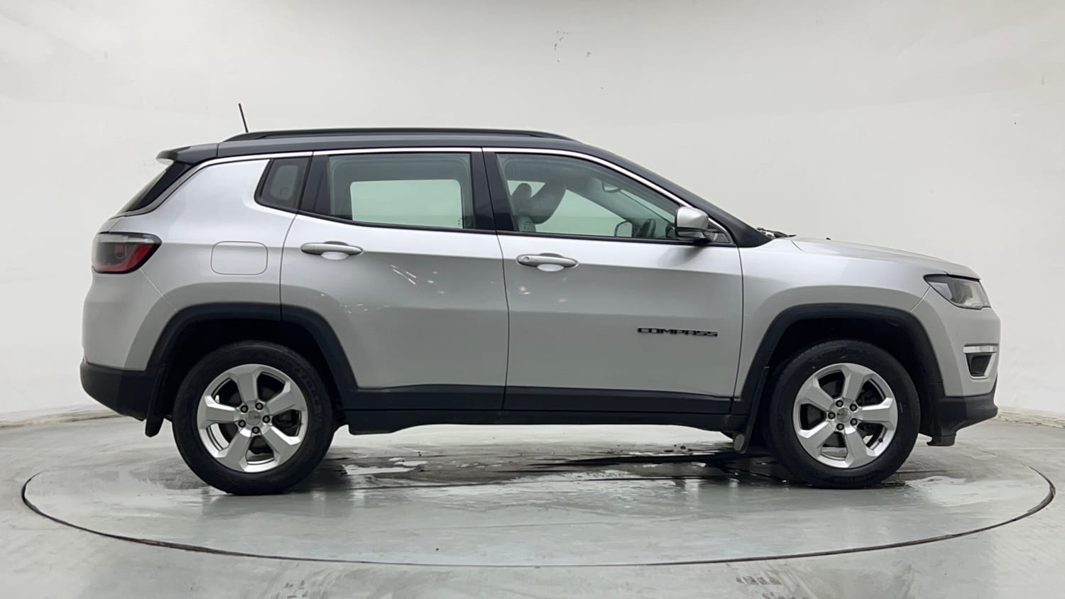 Used 2017 Jeep Compass Limited 1.4 Petrol AT Petrol Automatic exterior RIGHT SIDE VIEW