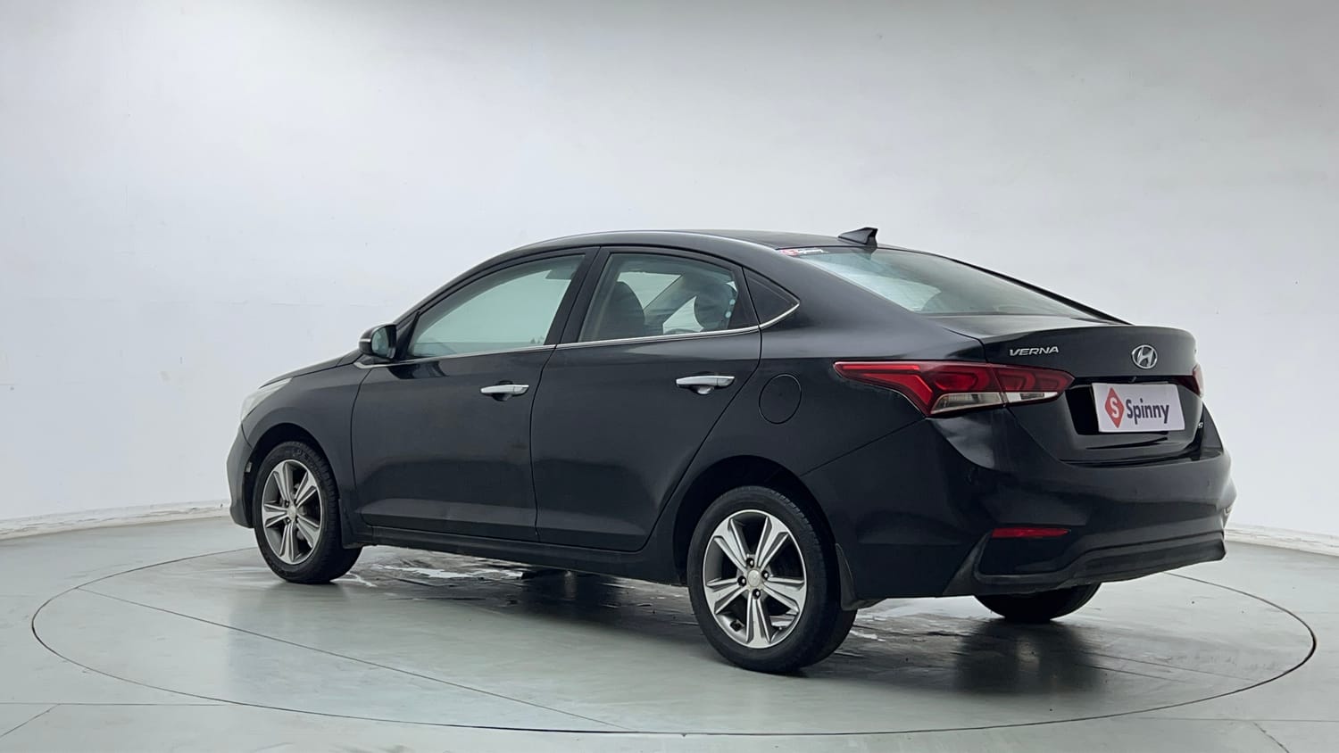 Used 2018 Hyundai Verna SX (O)1.6 VTVT Petrol Manual exterior LEFT REAR CORNER VIEW