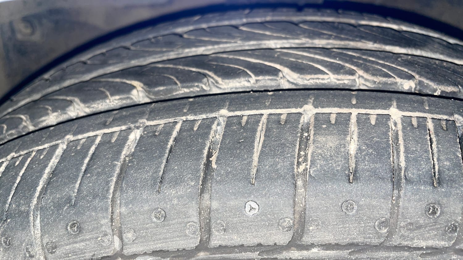 Used 2014 Honda Mobilio S Petrol Petrol Manual tyres LEFT FRONT TYRE TREAD VIEW