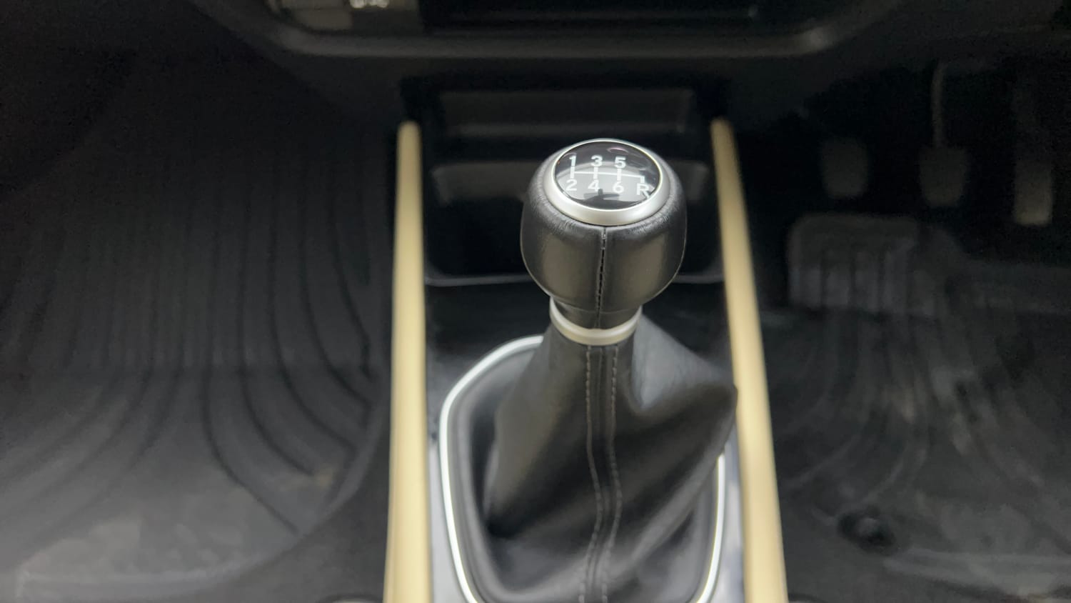 Used 2022 Honda City ZX Petrol Petrol Manual interior GEAR  KNOB VIEW