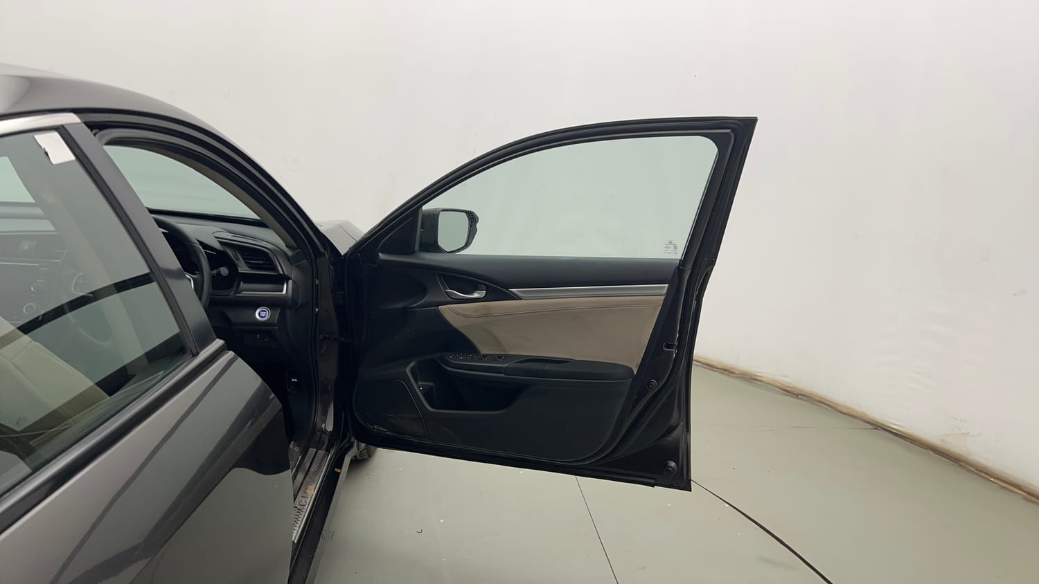 Used 2019 Honda Civic V CVT Petrol Petrol Automatic interior RIGHT FRONT DOOR OPEN VIEW