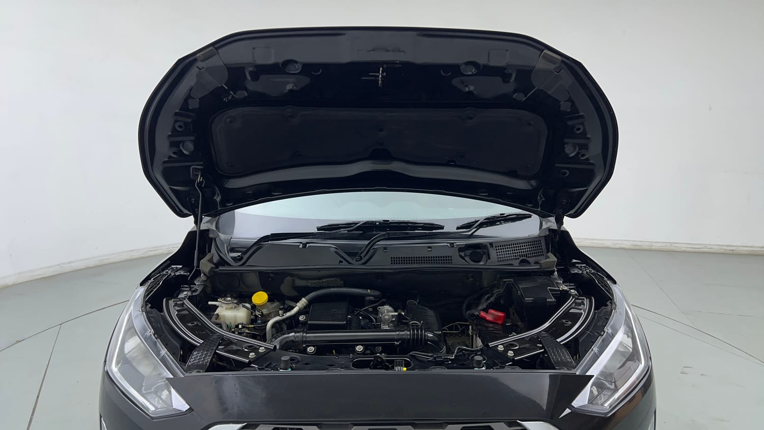 Used 2024 Nissan Magnite XL Petrol Manual engine ENGINE & BONNET OPEN FRONT VIEW