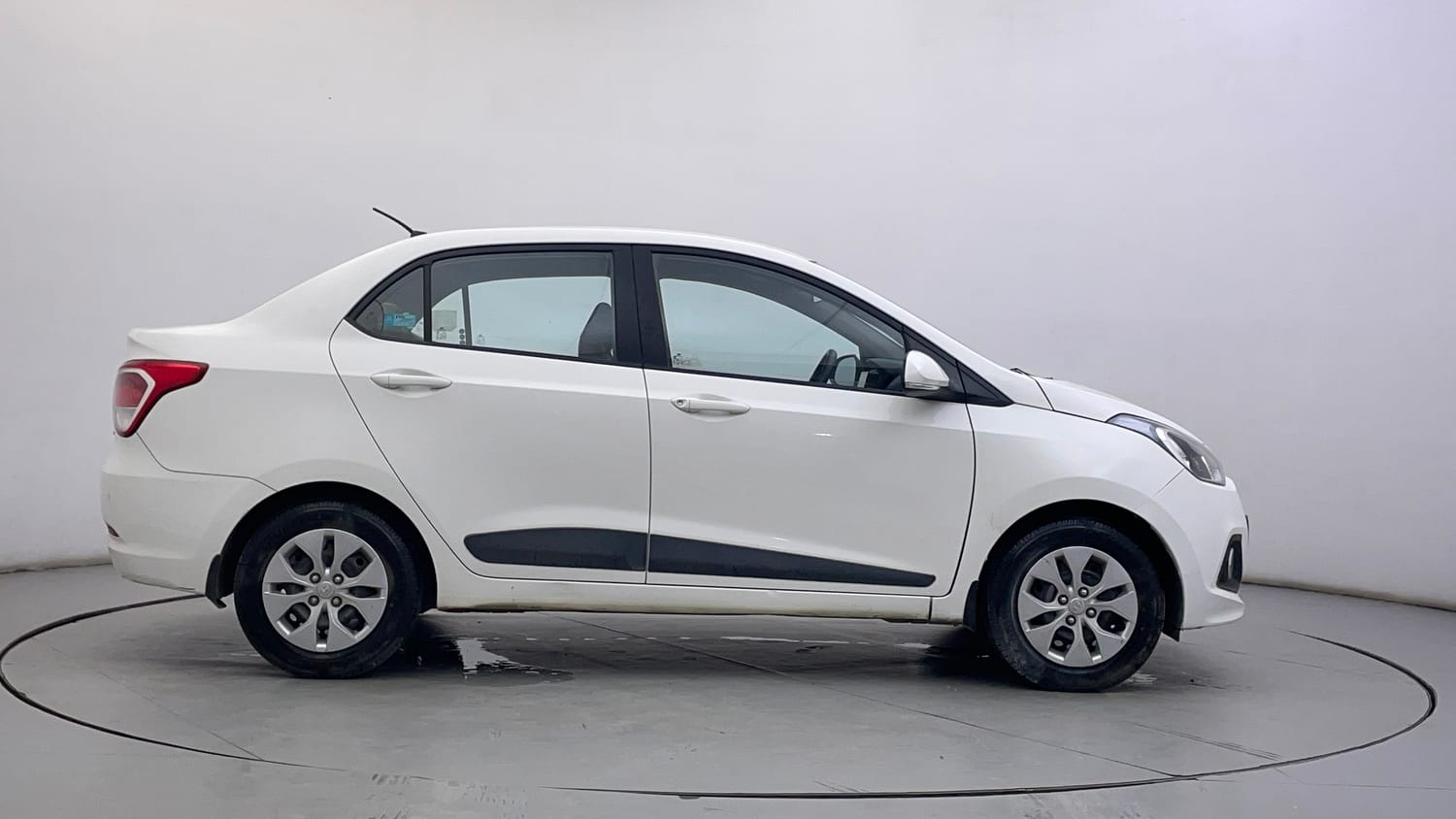 Used 2014 Hyundai Xcent S 1.2 Petrol Manual exterior RIGHT SIDE VIEW